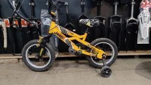 Bicicletă Copii Jeep cu Roți Ajutătoare – Second Hand Verificată