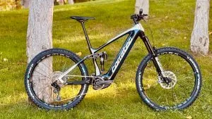 Bicicletă Electrică MTB Full-Suspension Motor Bosch 85Nm 750Wh Corratec RS 160 Factory – Bicicleta Second Hand Ocazie